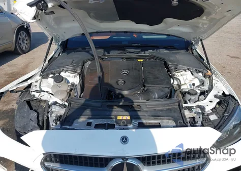 2022 Mercedes-Benz C 300 Sedan z USA, uszkodzony, nr VIN W1KAF4GB1NR031347